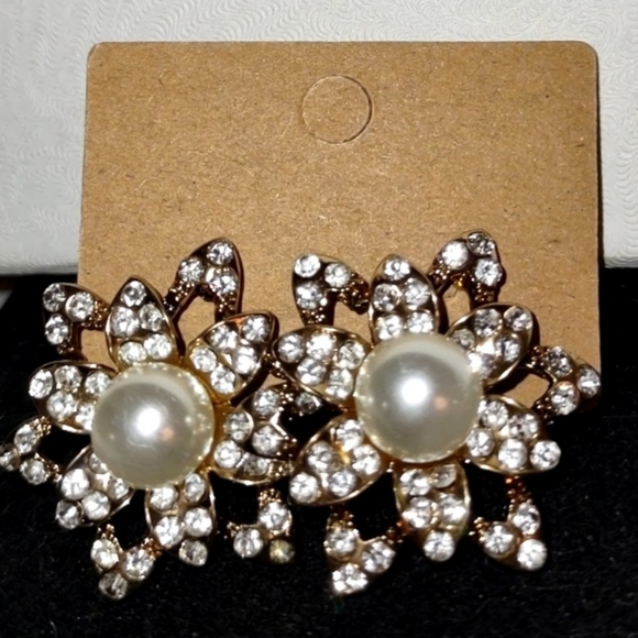 Rose Gold Pltd Pearl & Crystal Earrings - Picture 3 of 13